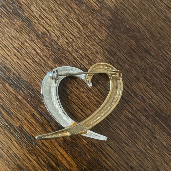 Heart Pin - Picture 2 of 2